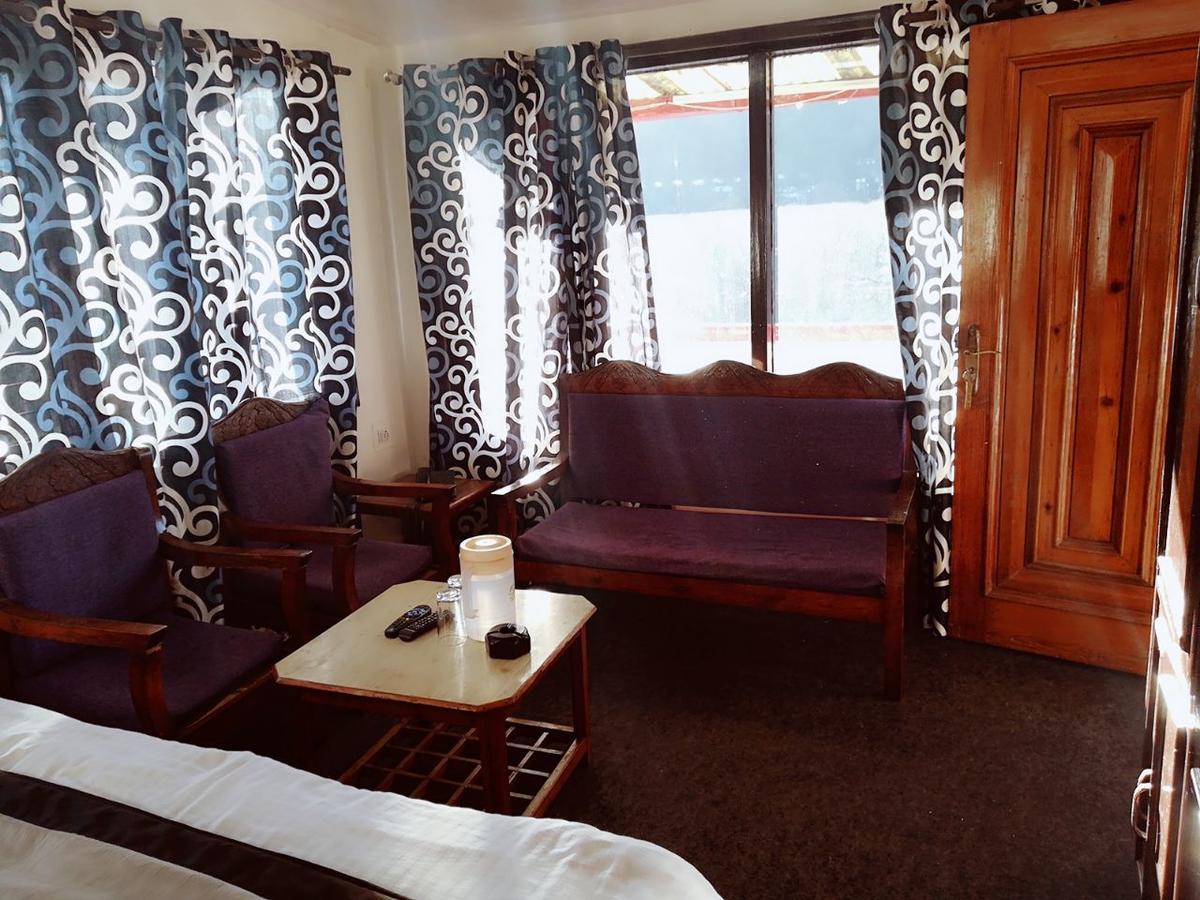 Goroomgo Luxury Stay Mall Road Nainital Εξωτερικό φωτογραφία